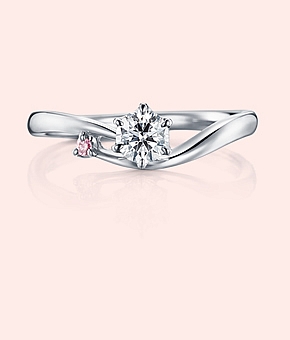 婚約指輪の種類を素材・フォルム・セッティング別にご紹介!