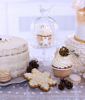 婚約指輪の種類を素材・フォルム・セッティング別にご紹介!