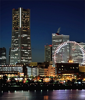 婚約指輪の種類を素材・フォルム・セッティング別にご紹介!