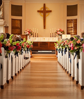 婚約指輪の種類を素材・フォルム・セッティング別にご紹介!